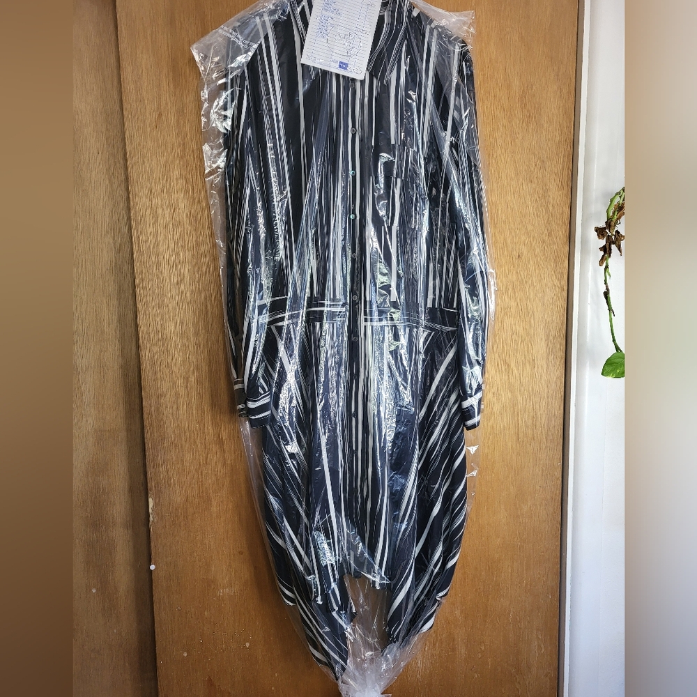 Nicole Miller Black and White Barcode Striped Shirt Dress. Size XL - Picture 5 of 16